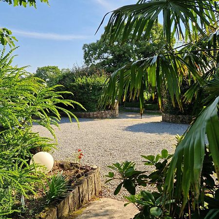 Longere De Nivinen Bed & Breakfast Arzano Ngoại thất bức ảnh