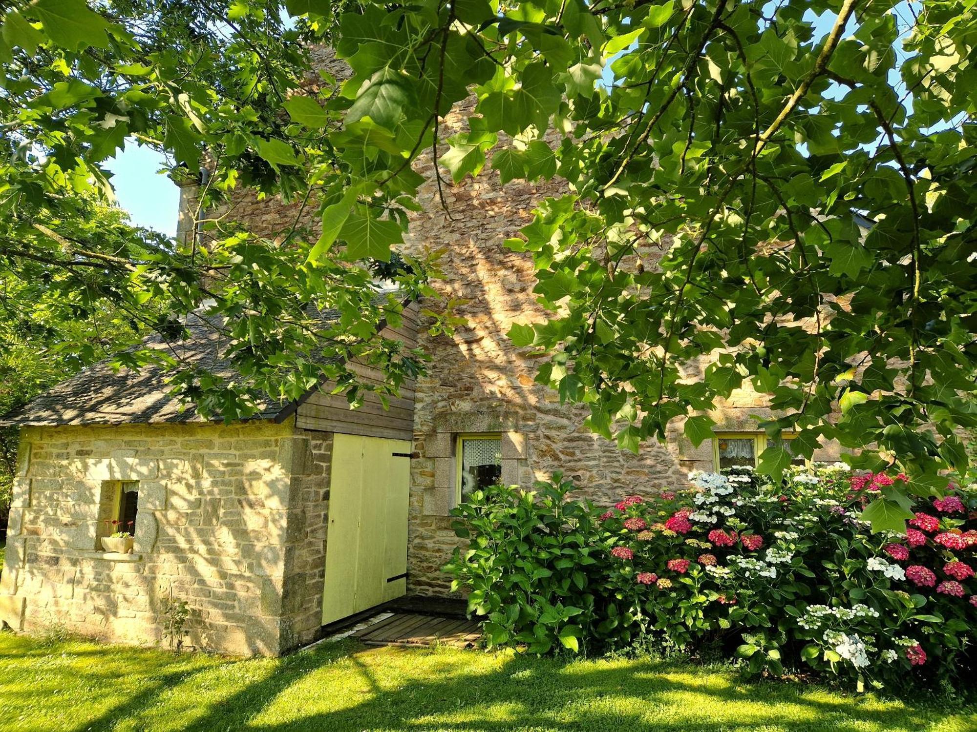 Longere De Nivinen Bed & Breakfast Arzano Ngoại thất bức ảnh